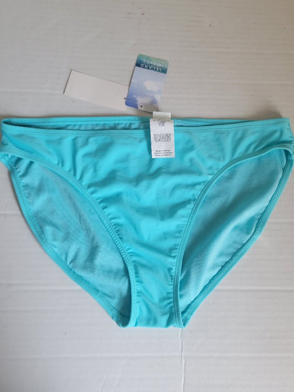 Island waves bikini bottom